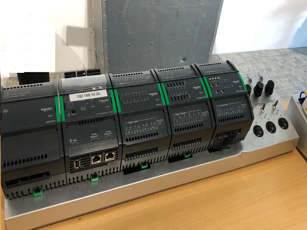 Schneider Electric (2)